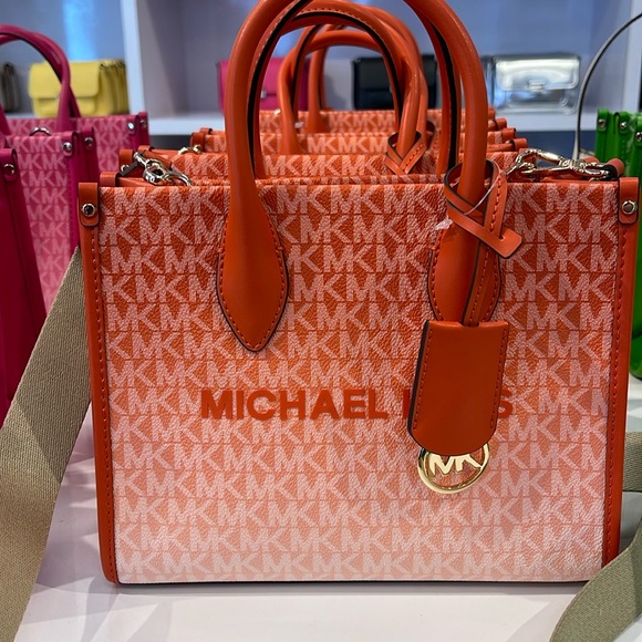 Michael Kors Mirella Small Ombré Signature Logo Crossbody Bag
Red Clay 
NWT - Picture 1 of 16